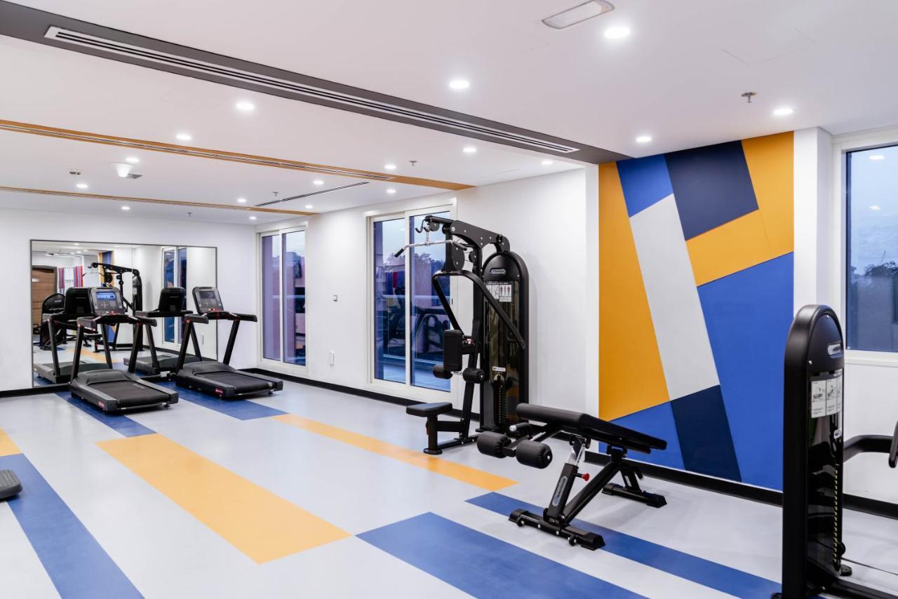 Resivation Hotel Dubai Bagian luar foto