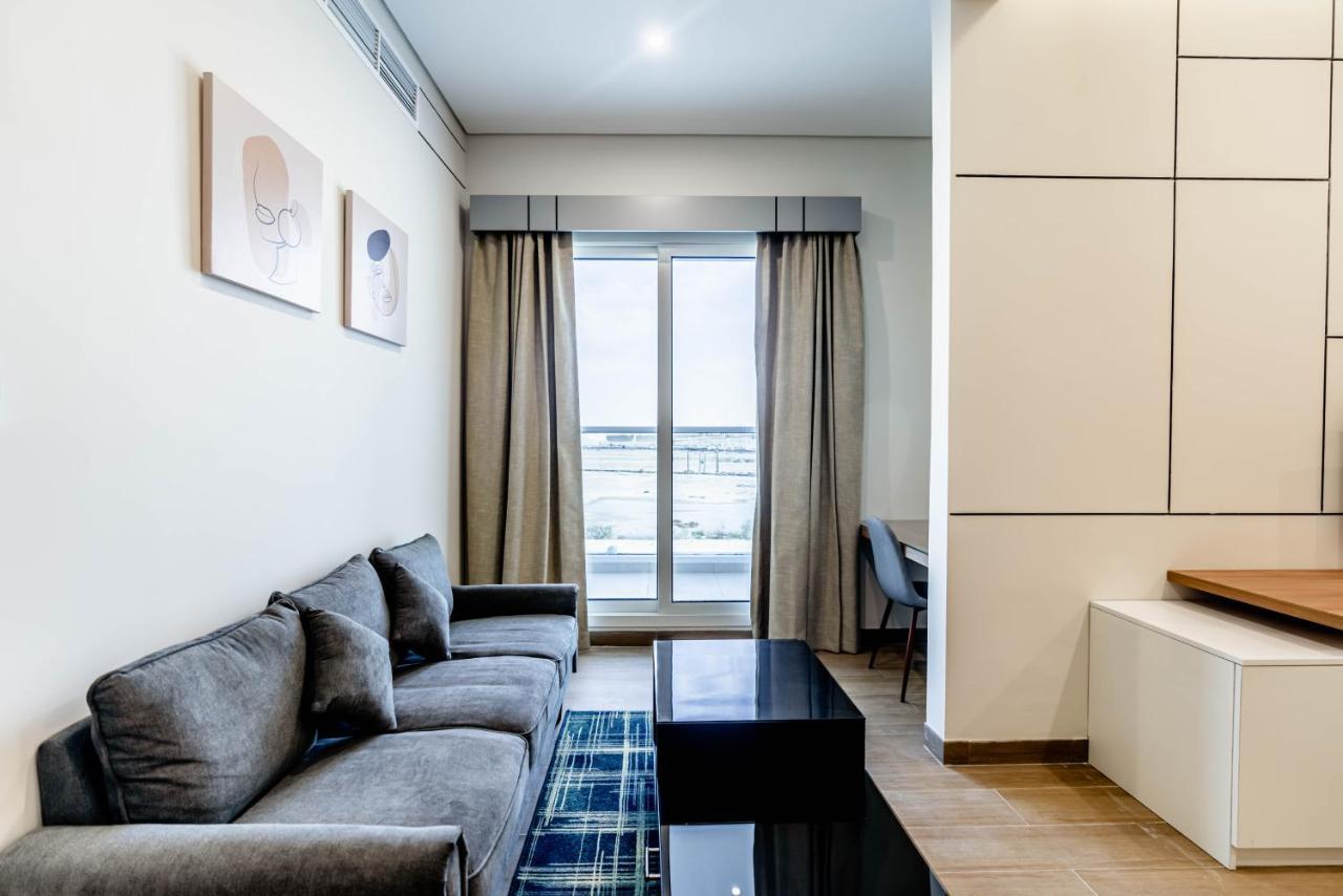 Resivation Hotel Dubai Bagian luar foto