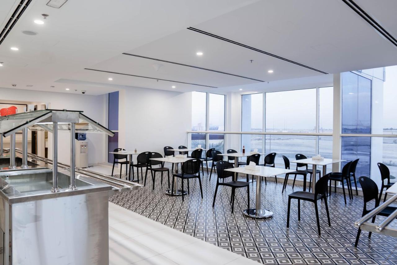 Resivation Hotel Dubai Bagian luar foto