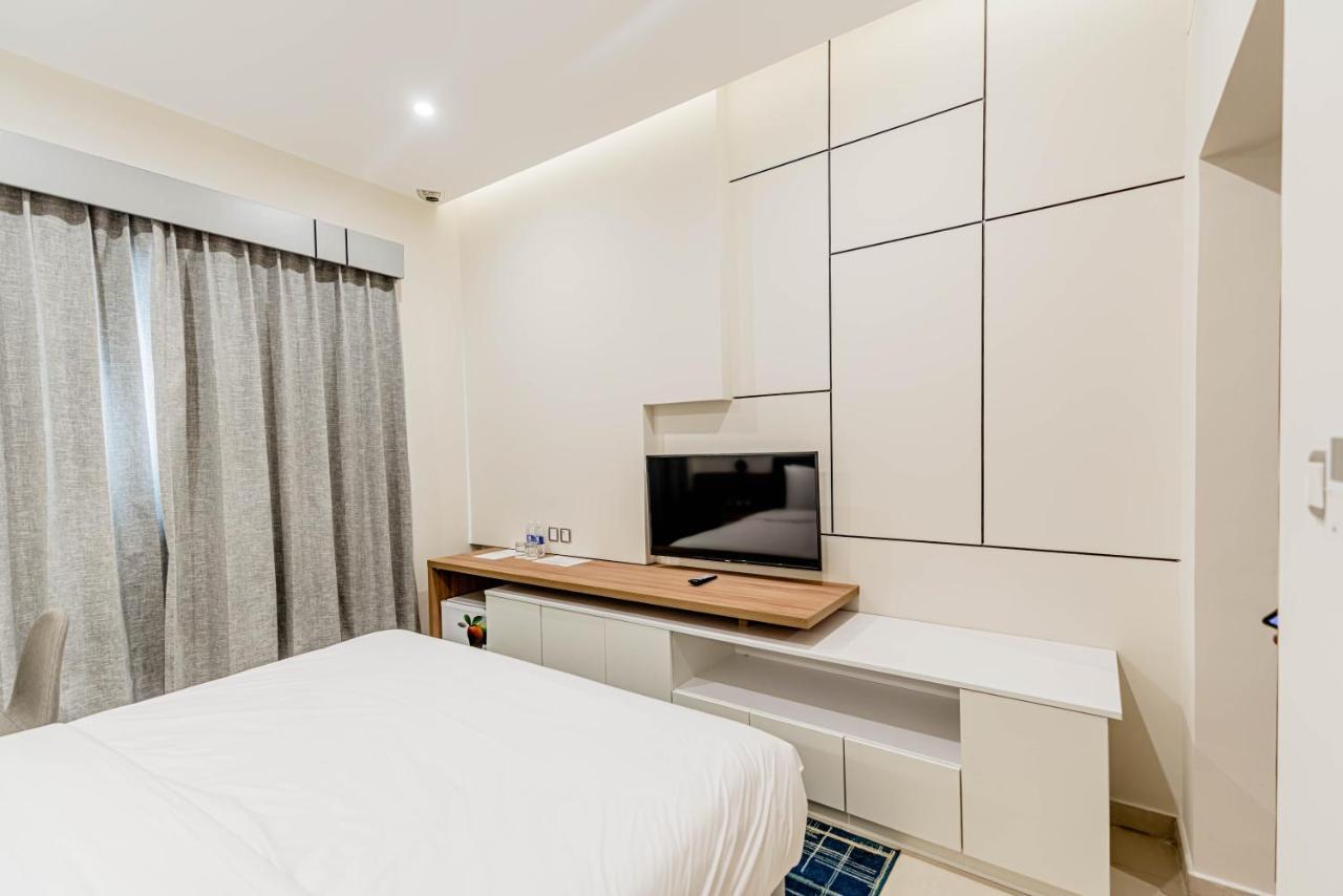 Resivation Hotel Dubai Bagian luar foto