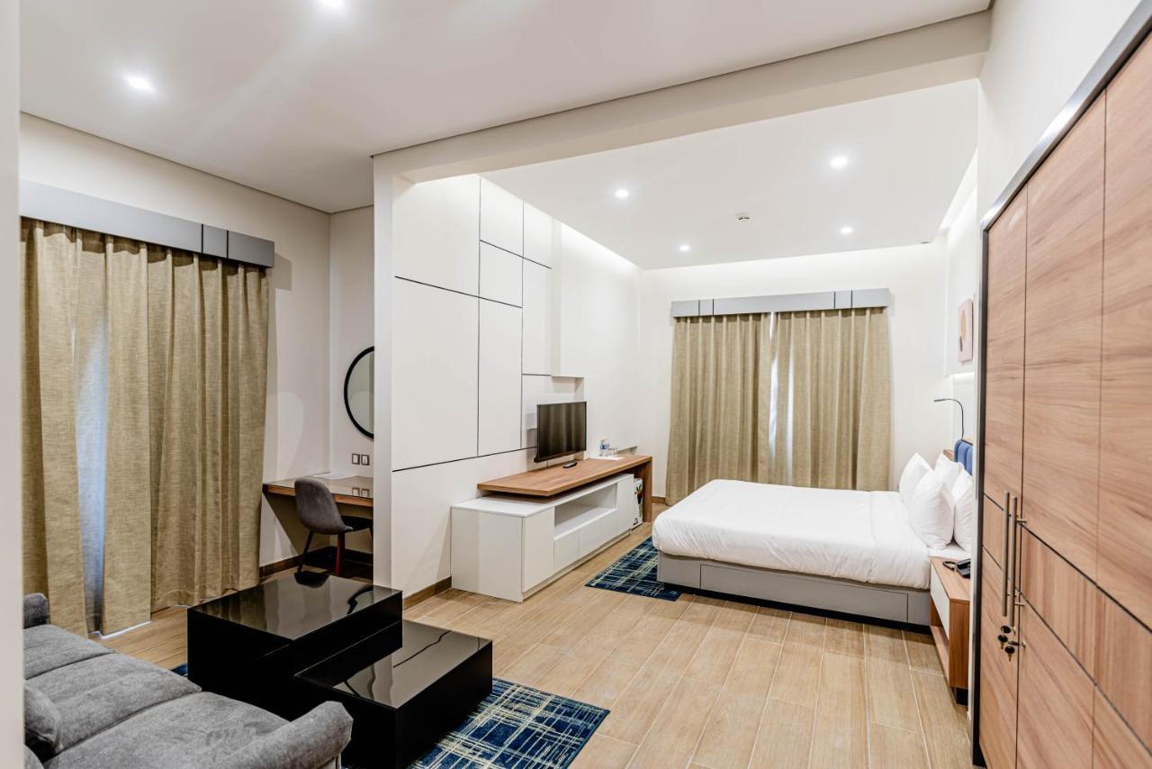 Resivation Hotel Dubai Bagian luar foto