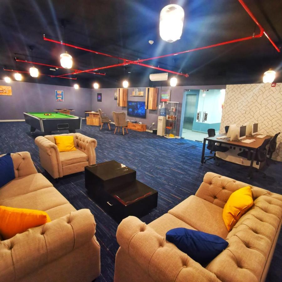 Resivation Hotel Dubai Bagian luar foto