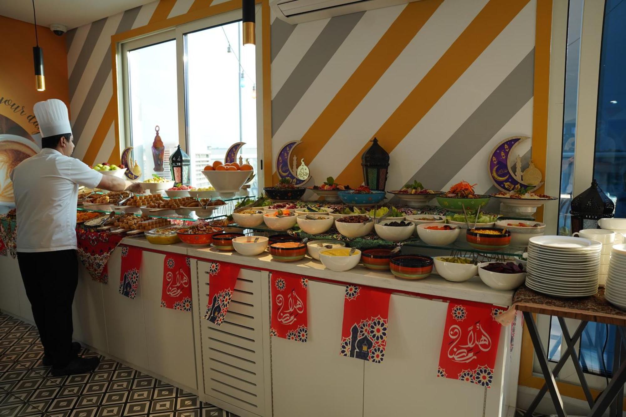 Resivation Hotel Dubai Bagian luar foto