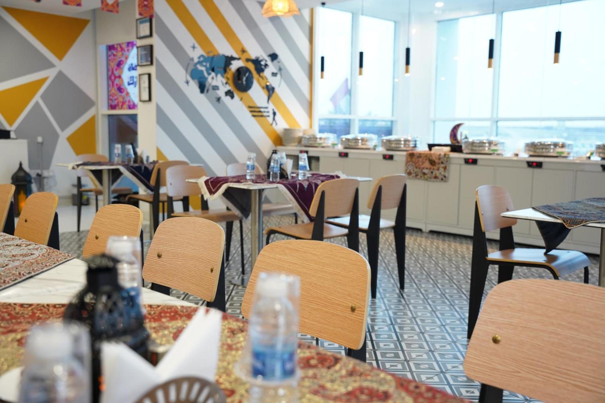 Resivation Hotel Dubai Bagian luar foto