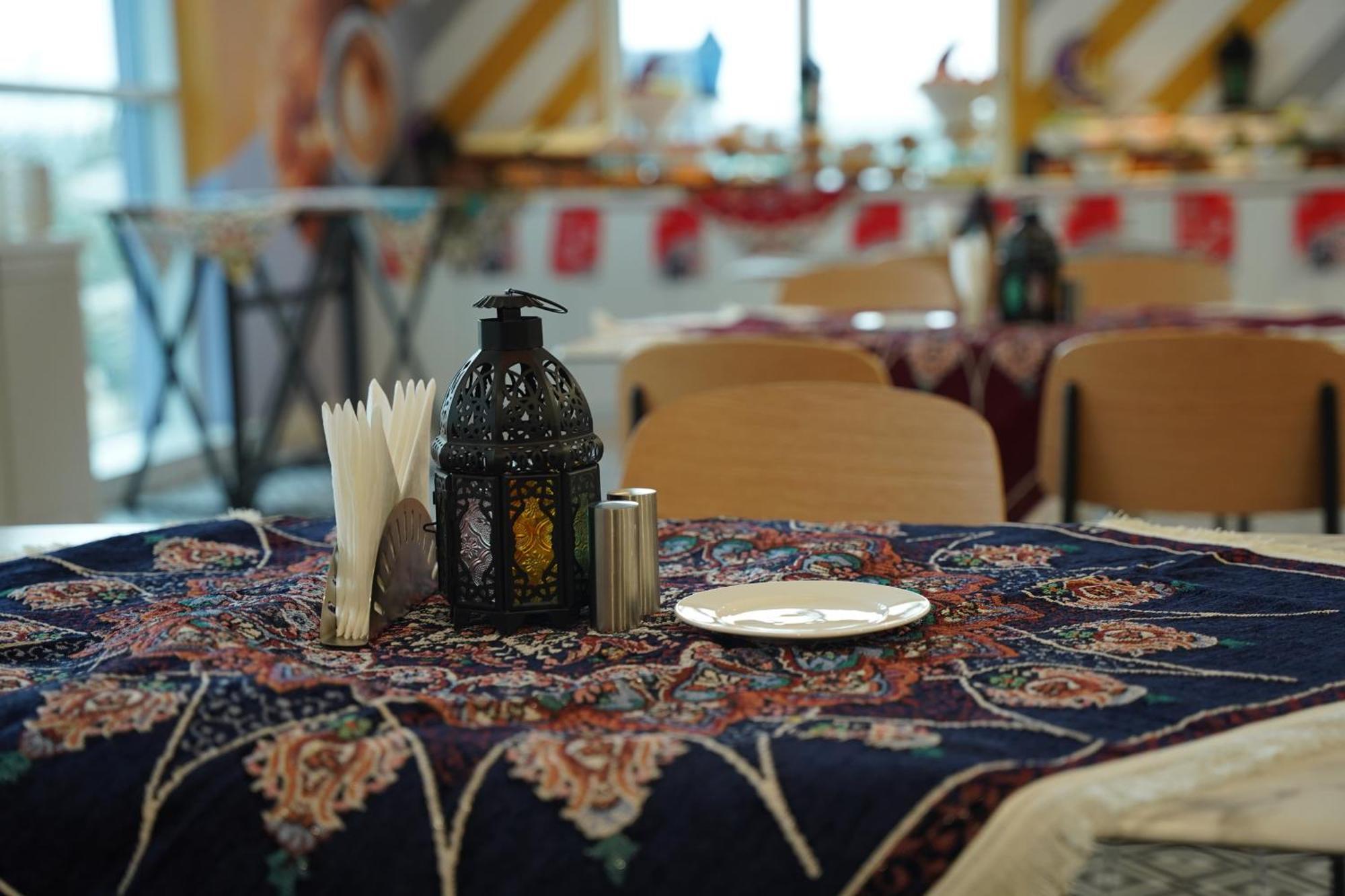 Resivation Hotel Dubai Bagian luar foto